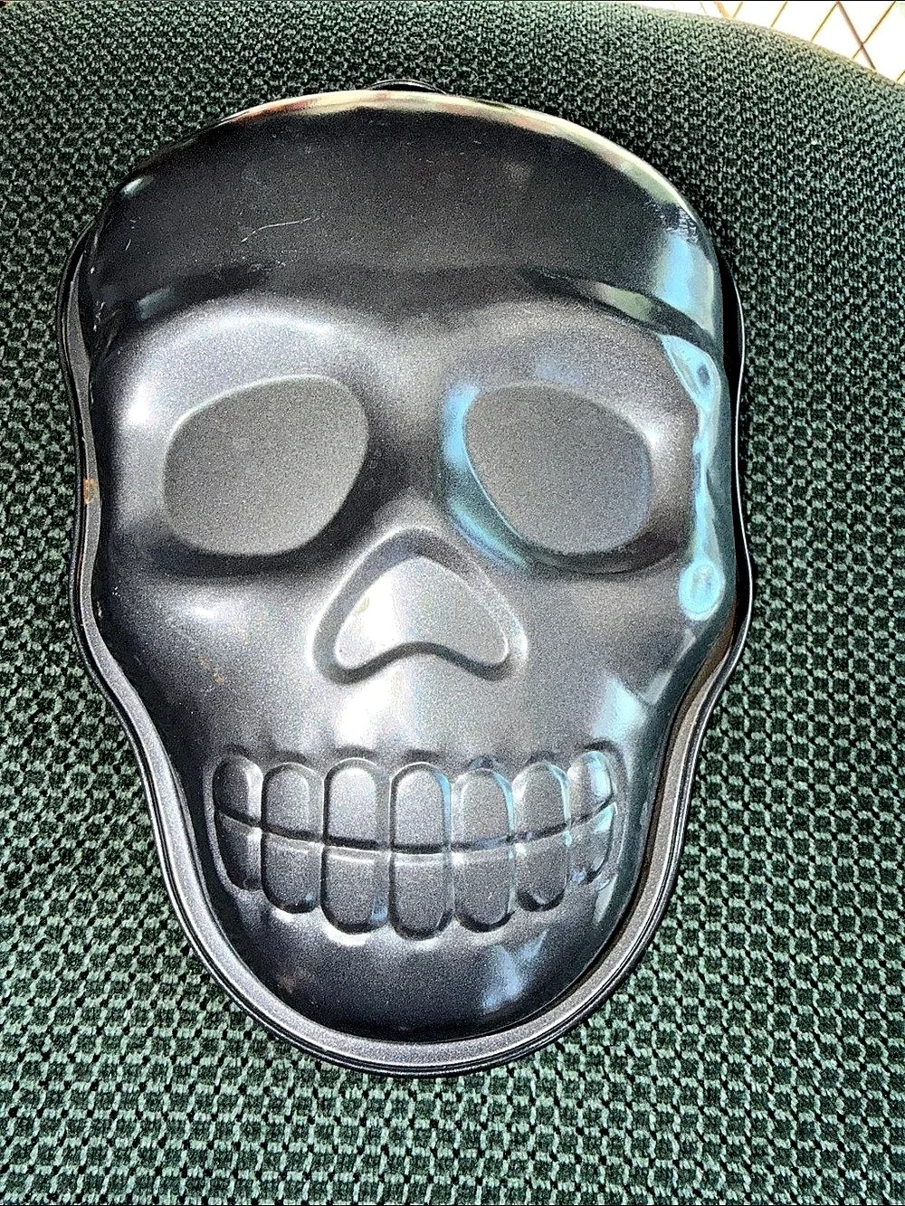 Nordic Ware Haunted Skull Cake Pan Black
